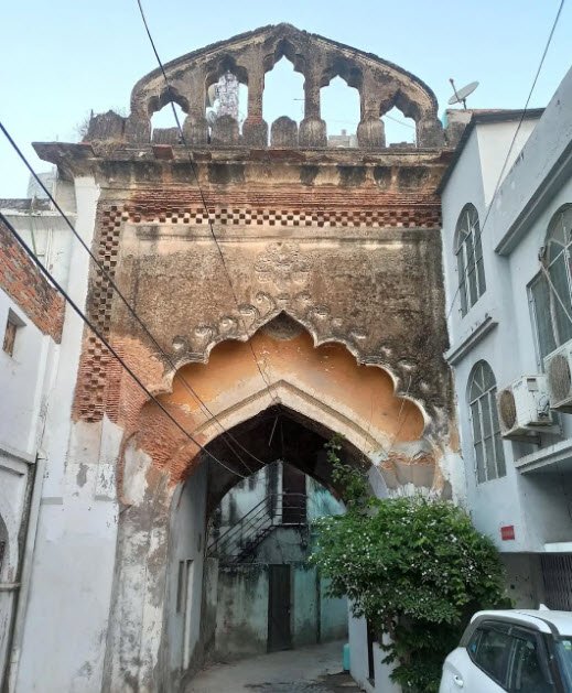 Gol Darwaza, Lucknow, Uttar Pradesh - Vushii.com